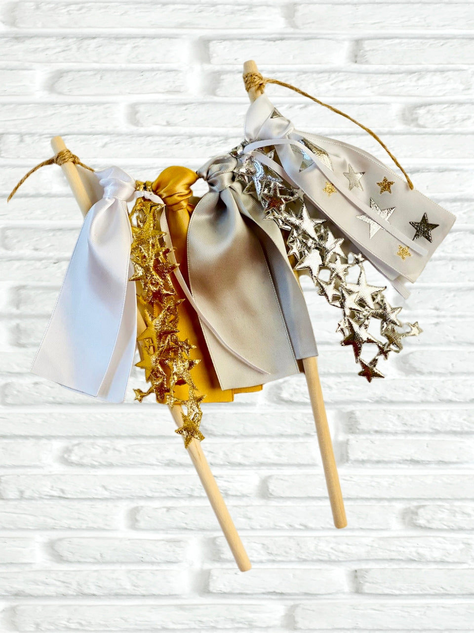 Under the stars ribbon cake topper - The Party Teacher - hero image