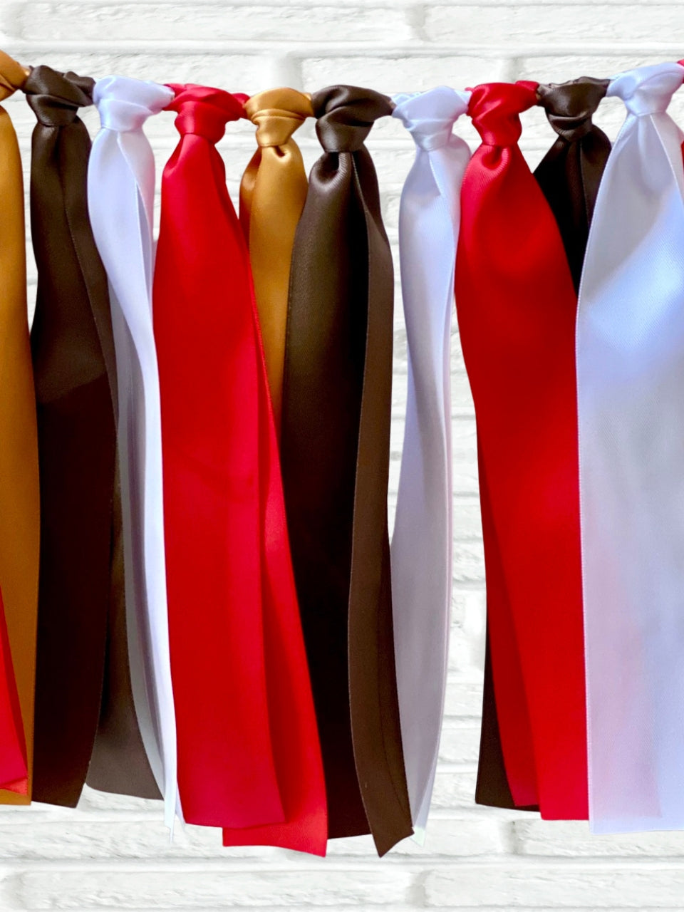Gingerbread ribbon bunting - The Party Teacher - hero image