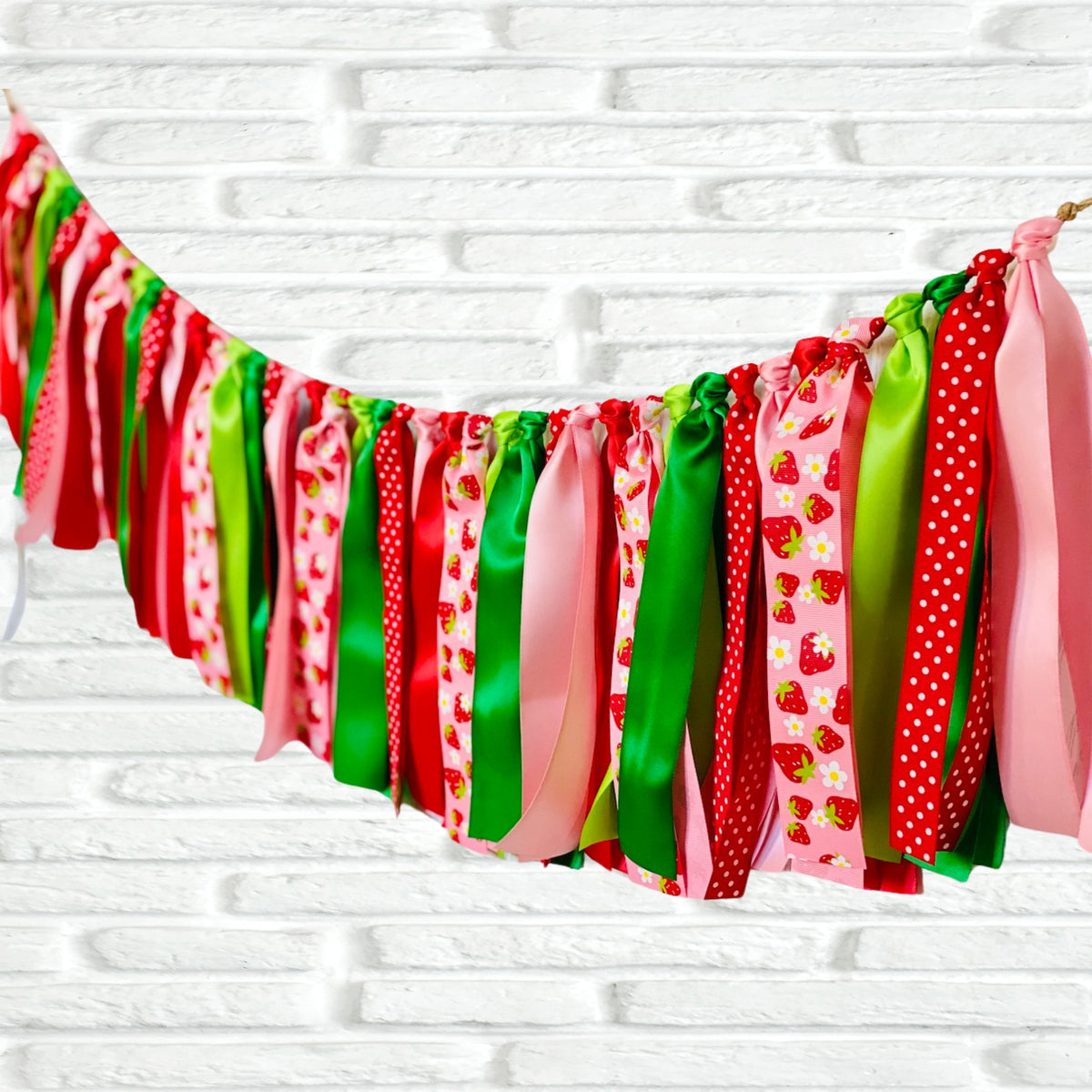 Strawberry Ribbon Bunting - The Party Teacher - full view